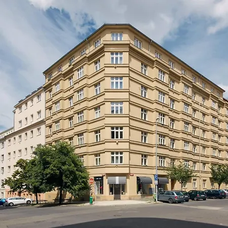 Two Bedroom Near Centre And Mall With Imax Appartamento